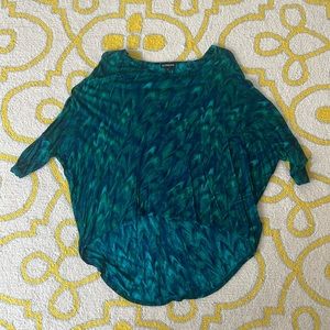 EXPRESS Flowy and Lightweight Top. Sz S